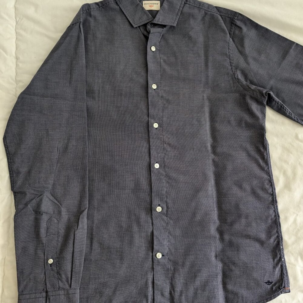 Dockers Long Sleeve Button Down Signature Shirt Gray / Blue Medium- Like New